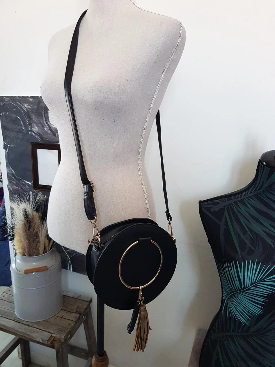 🖤Sac bandoulière rond noir et doré Naf Naf - TBE💄